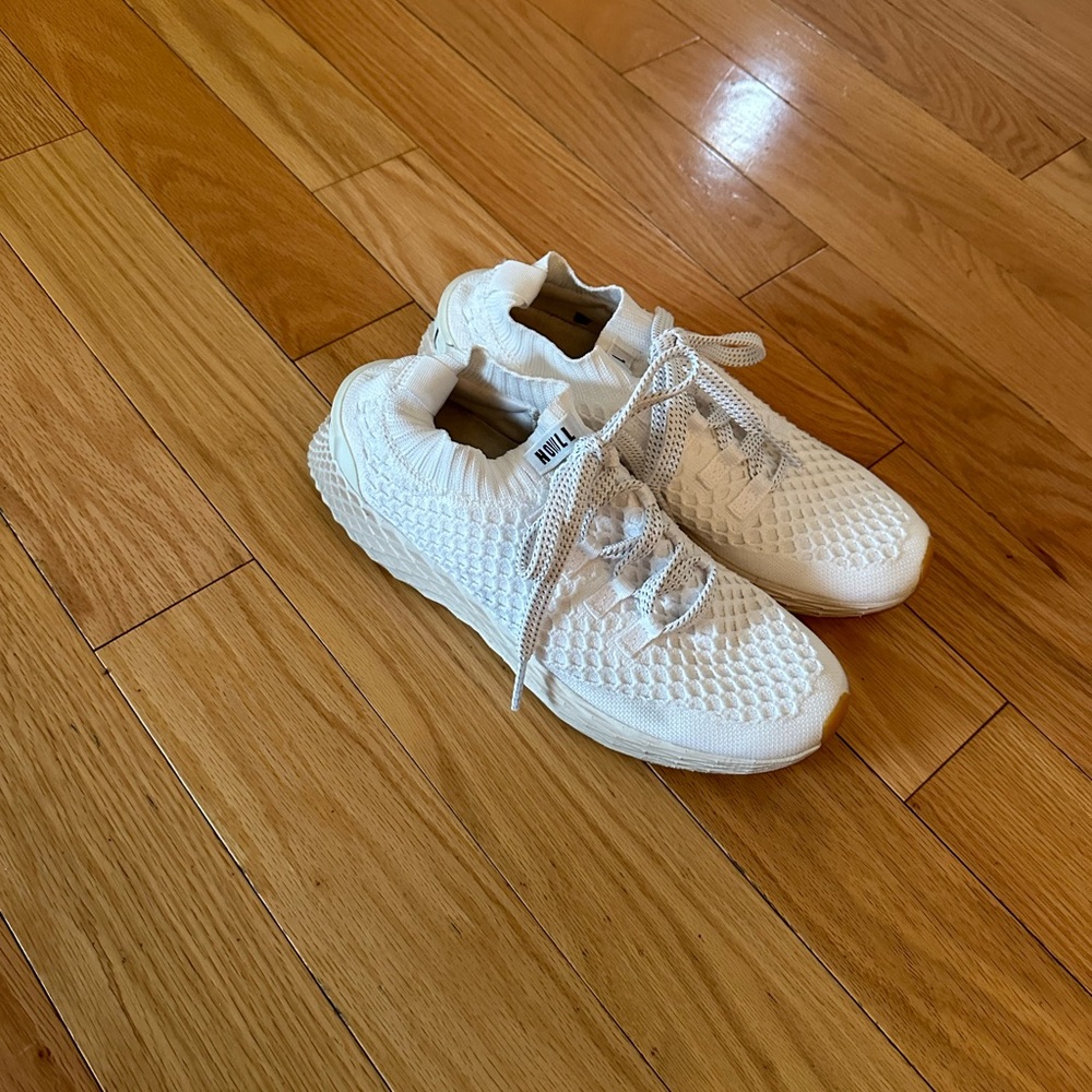 NOBULL SNEAKERS
